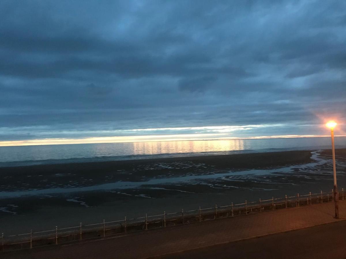 The Jewel Of The Sea Bed & Breakfast Blackpool Exterior photo