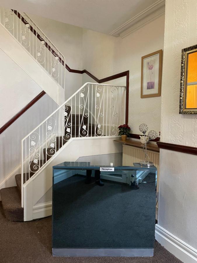 The Jewel Of The Sea Bed & Breakfast Blackpool Exterior photo